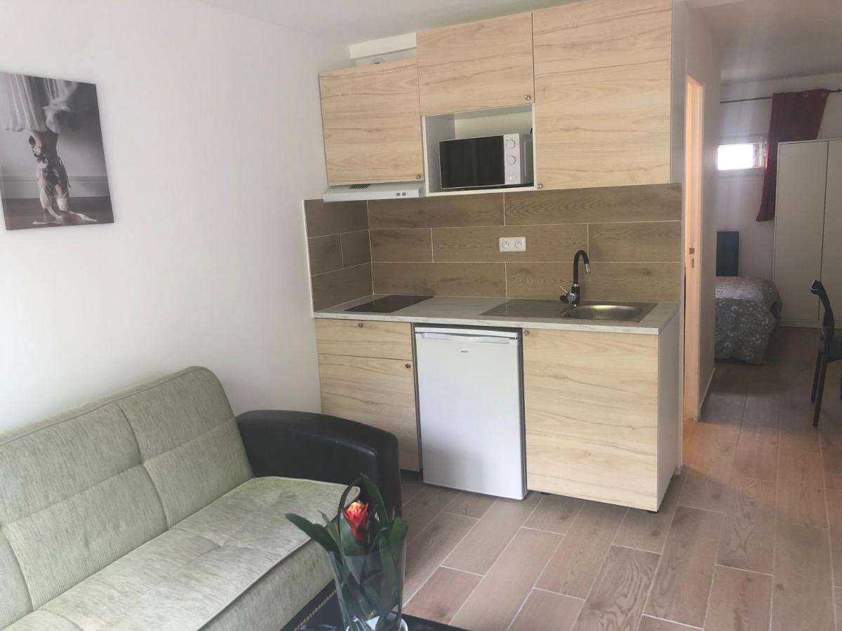 F2 Avec Terrasse Apartment Saint-Denis  Exterior foto